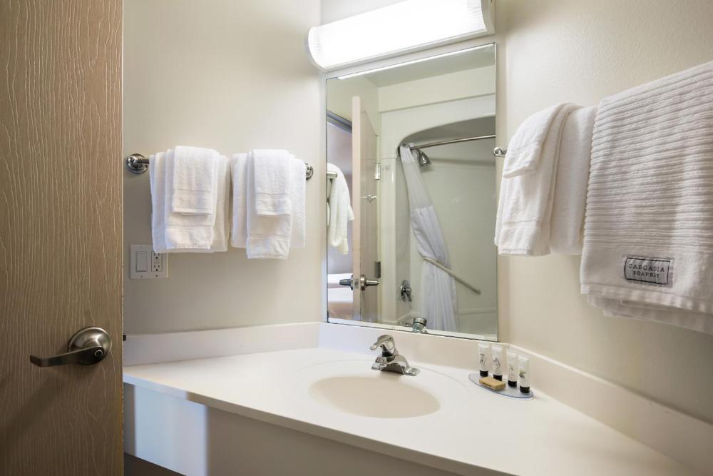 Double Room with Two Double Beds - Non-Smoking interior